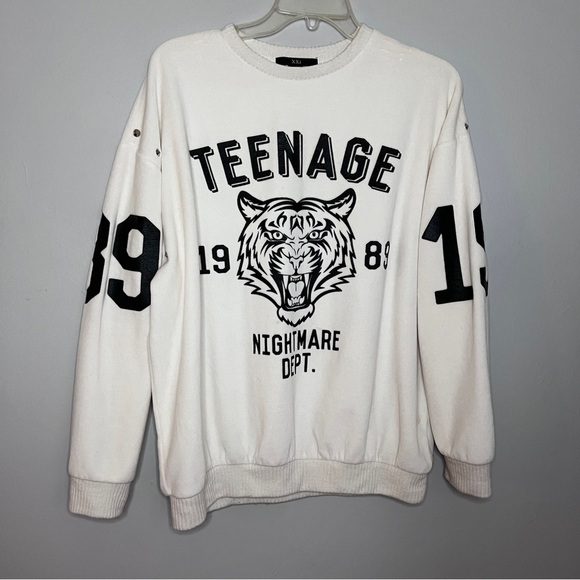 Forever 21 Black and White Crewneck Sweatshirt Size Medium EUC - Picture 1 of 5